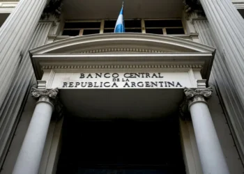 El Gobierno abre la puerta a más créditos en dólares y amplía el acceso al financiamiento empresarial