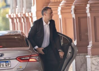 Adorni acelera su declaración jurada en medio de la investigación por presunto enriquecimiento ilícito