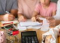 Más de $1,4 millones para no ser pobre: cuánto necesita hoy una familia argentina para llegar a fin de mes