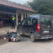 Un choque entre una camioneta y una moto en Lastenia terminó con dos jóvenes seriamente heridos