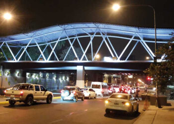 El bar panorámico que nunca abrió: la historia de un proyecto inconcluso sobre las vías del ferrocarril tucumano