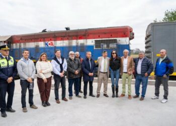 Acevedo acompañó la reactivación del desvío ferroviario del Ingenio Cruz Alta