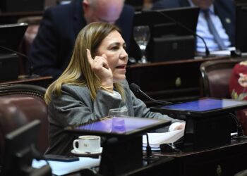 Beatriz Ávila reclama al Gobierno nacional por los fondos destinados a las rutas