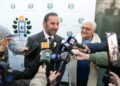 Fernando Juri recibió al Arzobispo de Tucumán y entregó un rosario destinado al Papa León XIV