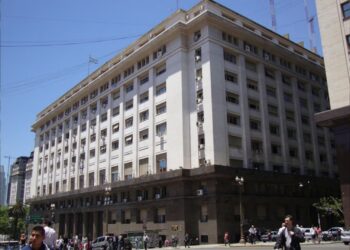 El Gobierno habilitó créditos en dólares para empresas que no exportan