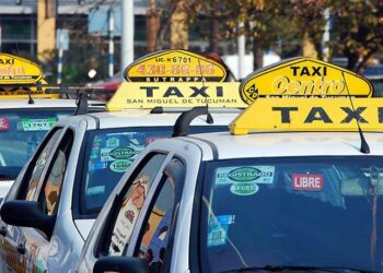 Taxistas anuncian una protesta contra el Enacom y reclaman el bloqueo de Uber