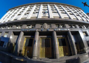 Las transferencias nacionales a las provincias cayeron 1% en 2026
