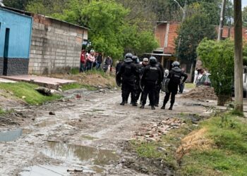 Batalla campal en Los Pocitos: heridos de bala, 13 detenidos y fuga armada