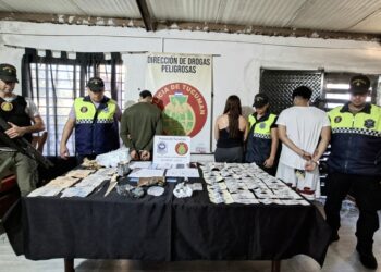 Narcomenudeo en Lules: secuestran cocaína para más de 1.000 dosis, un arma y demoran a tres personas