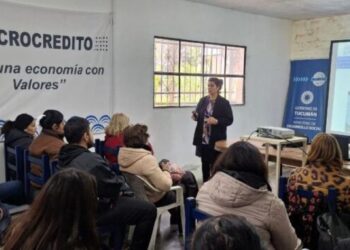 Capacitación sobre rotulado para beneficiarios de microcréditos