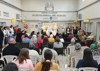 El Hospital del Carmen recibió la visita del arzobispo Carlos Sánchez