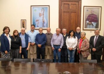 Nazur y el arzobispo Sánchez encabezaron una mesa de diálogo