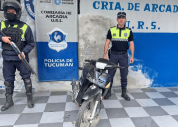 Recuperan dos motos con pedidos de secuestro de hace casi una década: una circulaba sin patente y la otra estaba oculta en un cañaveral