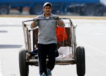 La pobreza habría vuelto a aumentar en Argentina y alcanzaría a 15,1 millones de personas