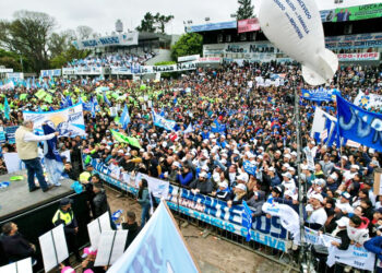 Jaldo reunió a más de 50.000 personas en el Hipódromo y lanzó un mensaje de unidad y confrontación política