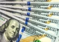 El dólar oficial abre a $1.540 y el riesgo país alcanza su máximo del año