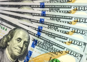 El dólar oficial abre a $1.540 y el riesgo país alcanza su máximo del año