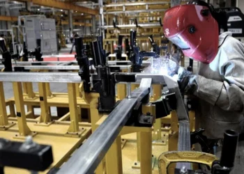 La industria metalúrgica sigue en caída: seis de cada diez máquinas están paradas