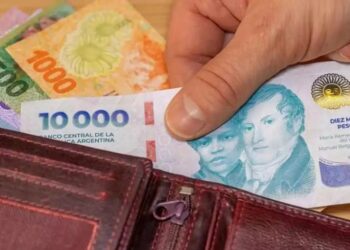Continúa el pago del sueldo a estatales