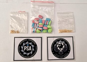 Así descubrieron una red de éxtasis que enviaba drogas por encomiendas y tenía una conexión en Tucumán