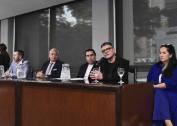 Fredy Toscano recibió al psicólogo Marcelo Della Mora para fortalecer la prevención del suicidio en Tucumán
